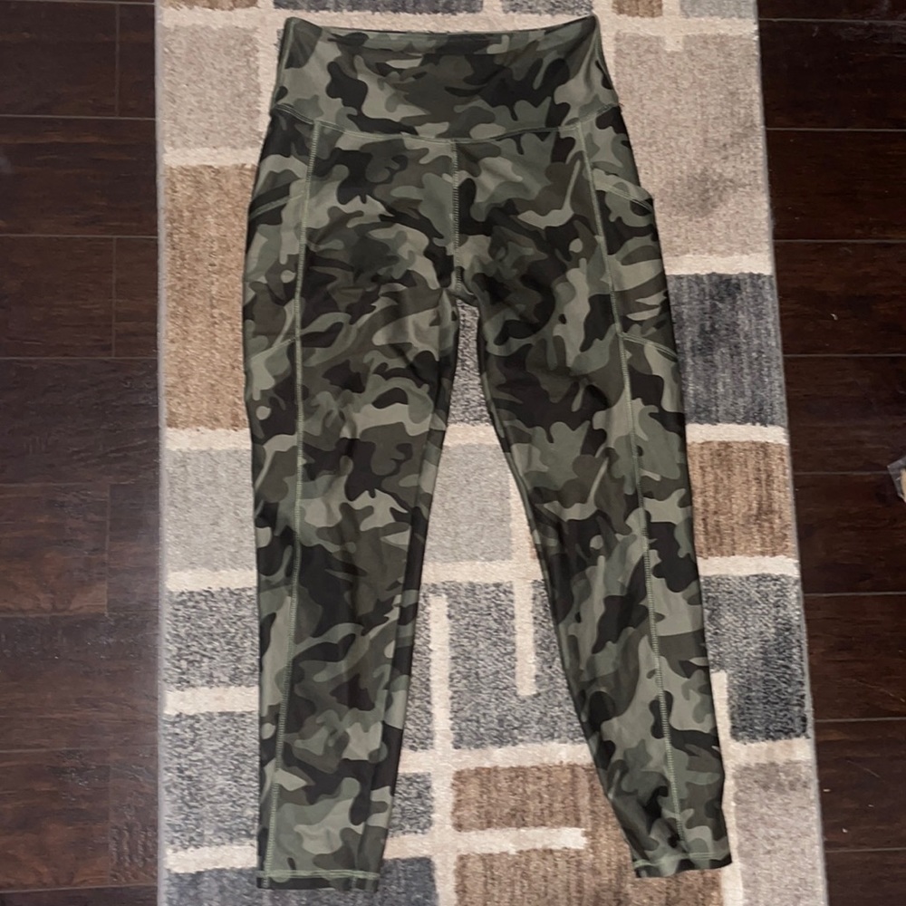 camo leggings 💚